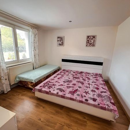 3 Bedroom Apartment In The Part Of The City Banská Bystrica Exterior photo